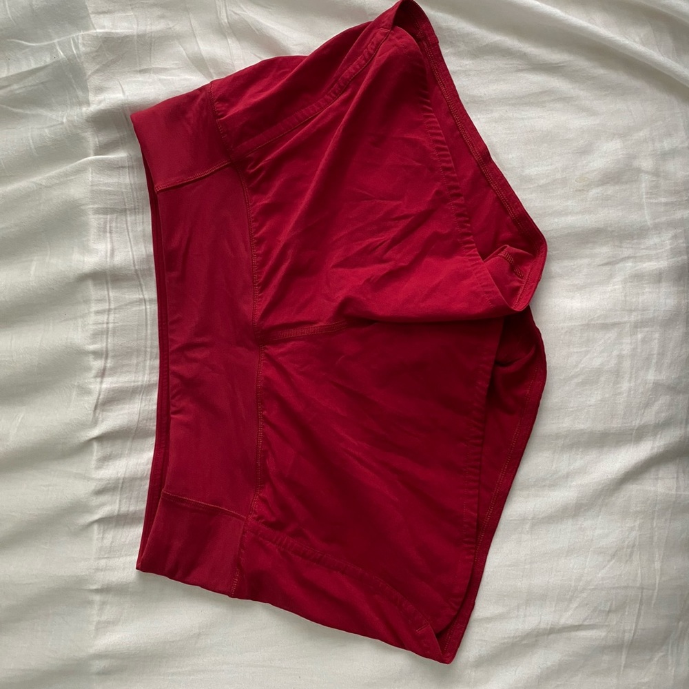red lululemon run times shorts